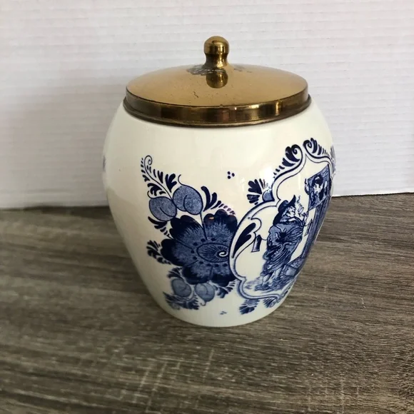 Classic Blue and White Ceramic Jar with Gold Lid - Picture 2 of 16